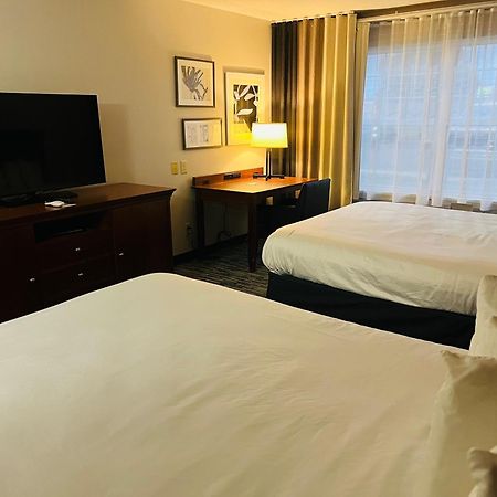 Harmony Inn & Suites Fort Dodge Zewnętrze zdjęcie