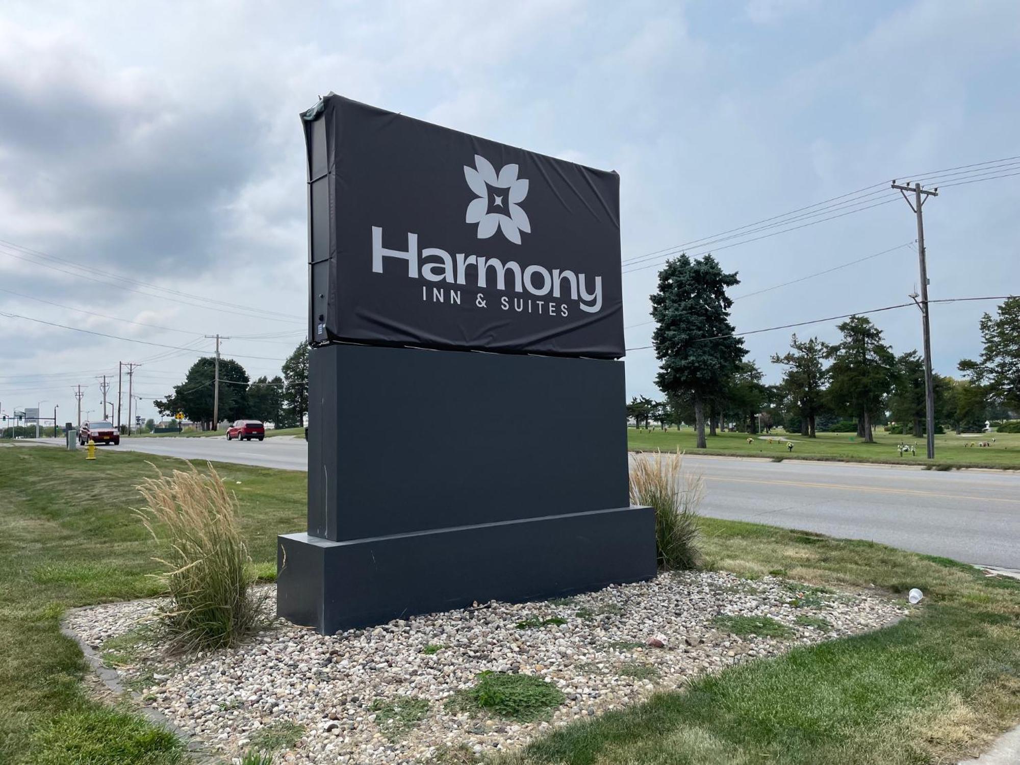 Harmony Inn & Suites Fort Dodge Zewnętrze zdjęcie