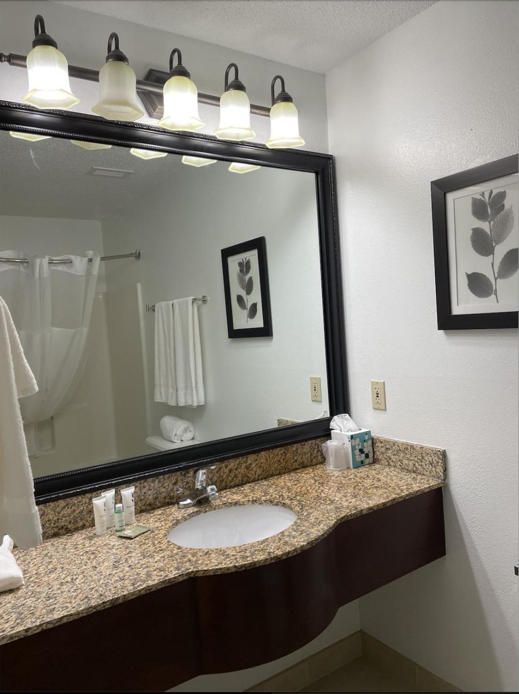 Harmony Inn & Suites Fort Dodge Zewnętrze zdjęcie