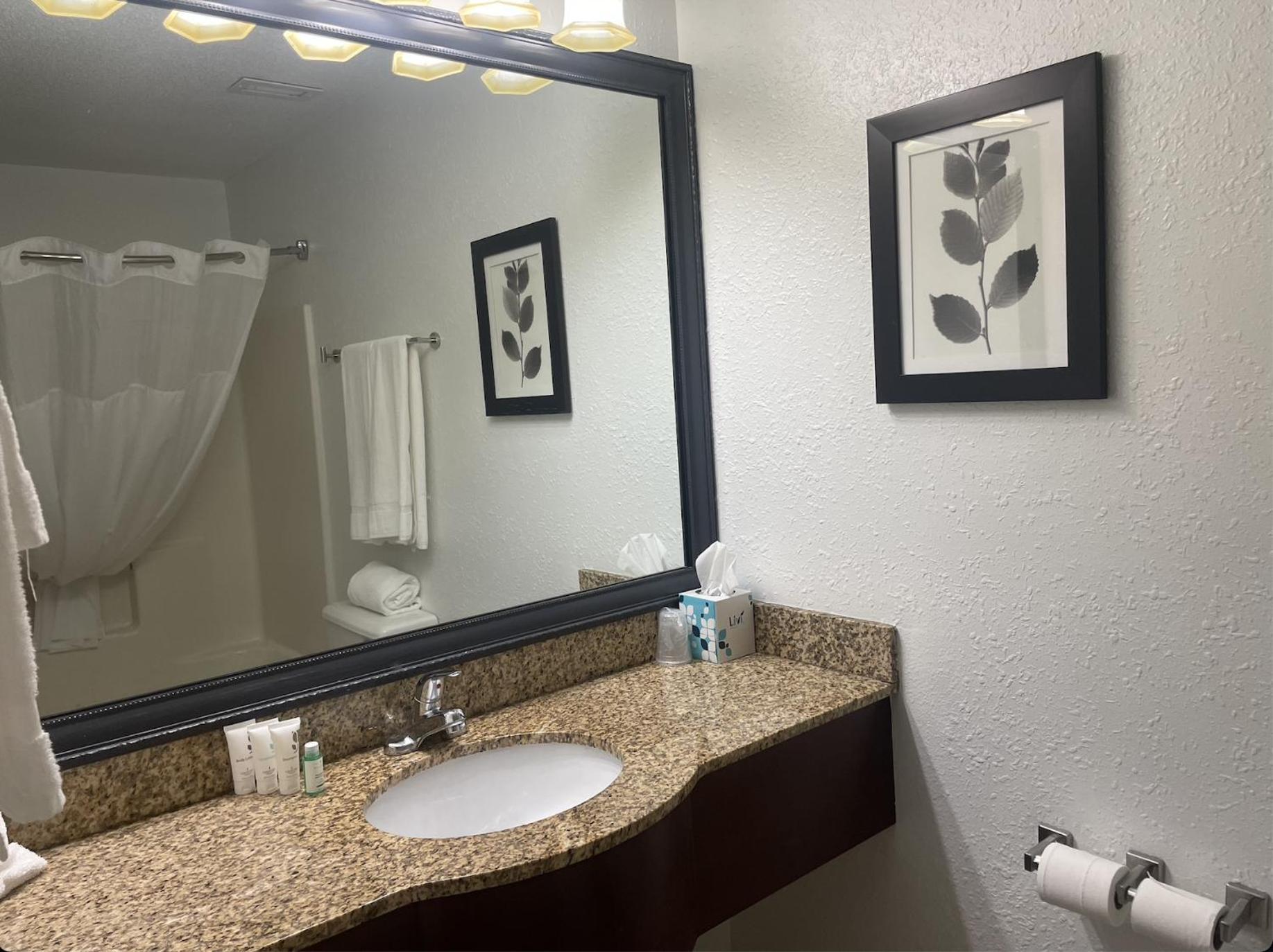 Harmony Inn & Suites Fort Dodge Zewnętrze zdjęcie